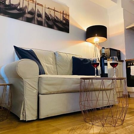 Downtown Studio Apartment Клуж-Напока Екстериор снимка